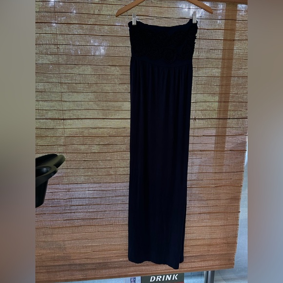 Strapless Maxi NavyBlue ‘Design History’ dress. Medium Elastic back panel. Soft! - Picture 5 of 5